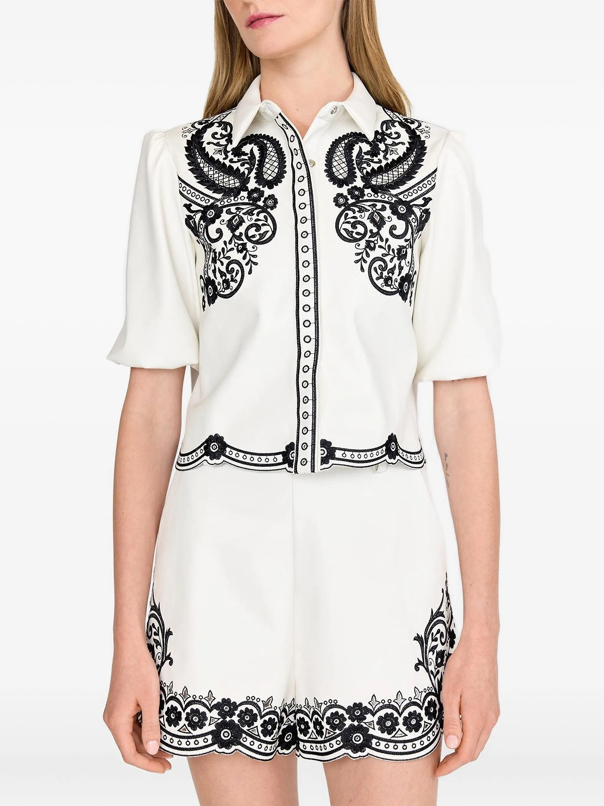 

Блузка Gracie с вышивкой Christy Lynn, белый