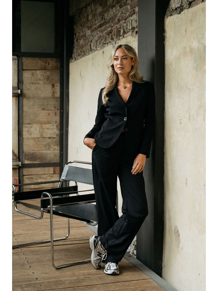 

&Co Woman Брюки «Perfaite» черного цвета