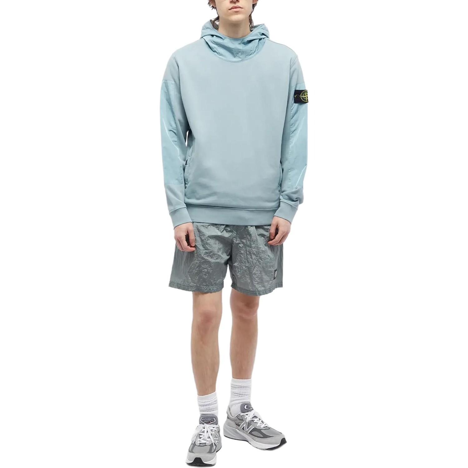 Повседневные шорты мужские серебристо-серые Stone Island, серый — фото 3