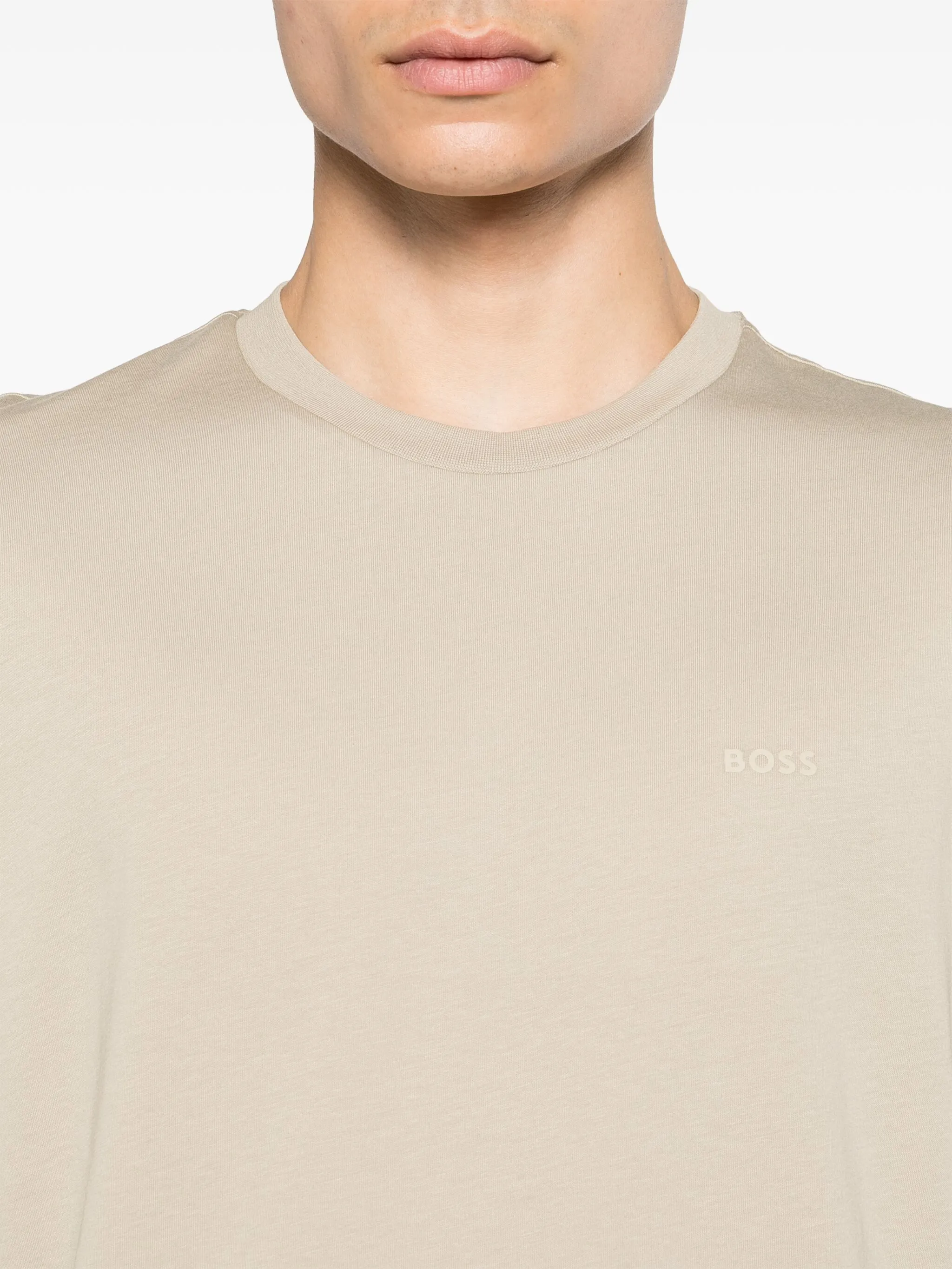 

Футболка с логотипом Boss, миндальный