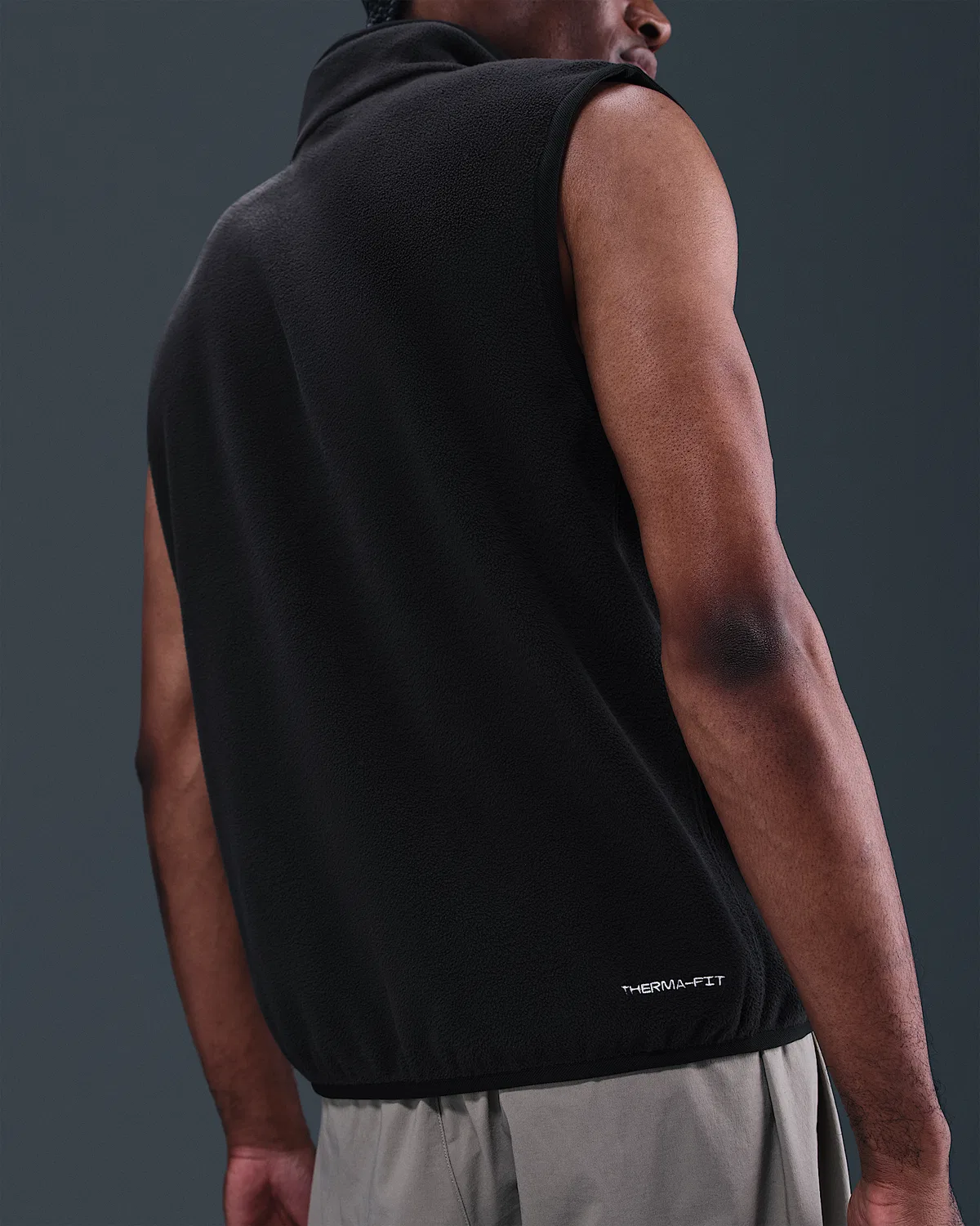 Мужская зимняя жилетка Nike Sportswear Club, Black/White — фото 2