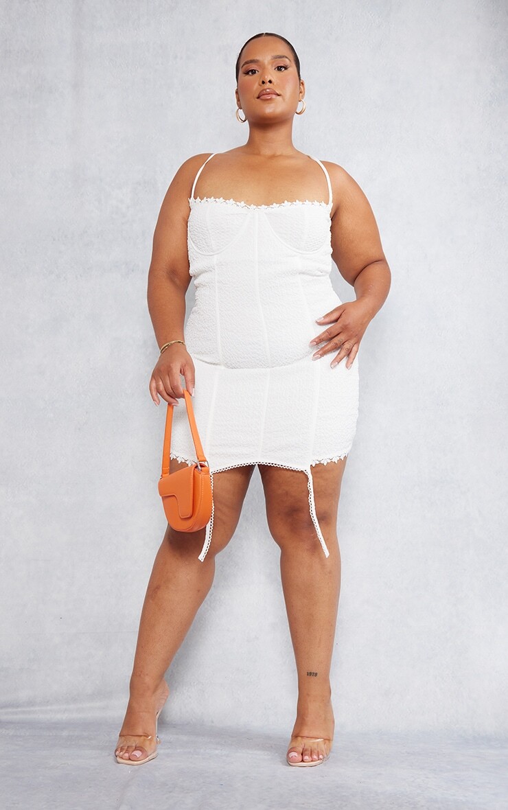 

PrettyLittleThing Белое текстурированное облегающее платье с подтяжками Plus, Белый, PrettyLittleThing Белое текстурированное облегающее платье с подтяжками Plus