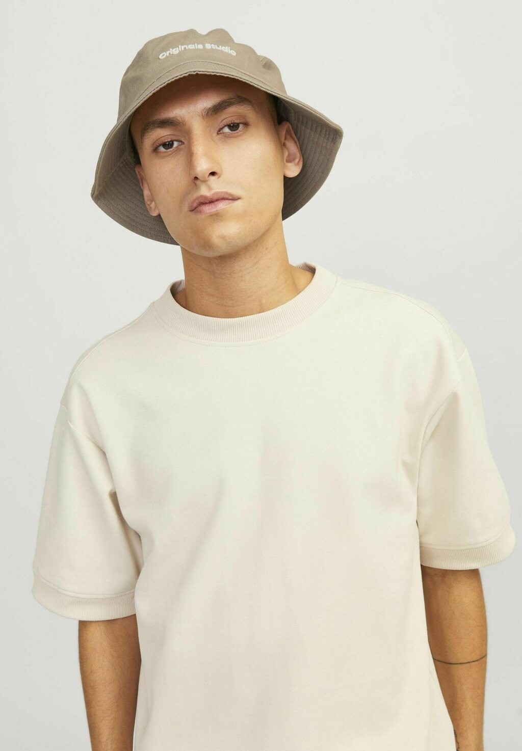

Головной убор FISCHER Jack & Jones, цвет fields of rye