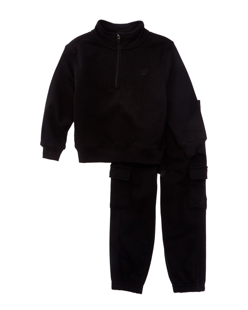 

Комплект New Balance из двух предметов: флисовая кофта с застежкой-молнией до середины груди и спортивные брюки-карго, черный