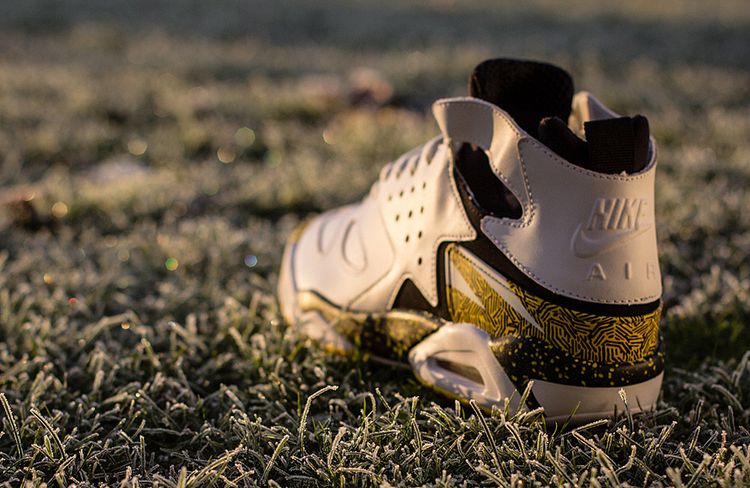 Кроссовки Air Tech Challenge Huarache 'White Tour Yellow', белый — фото 4
