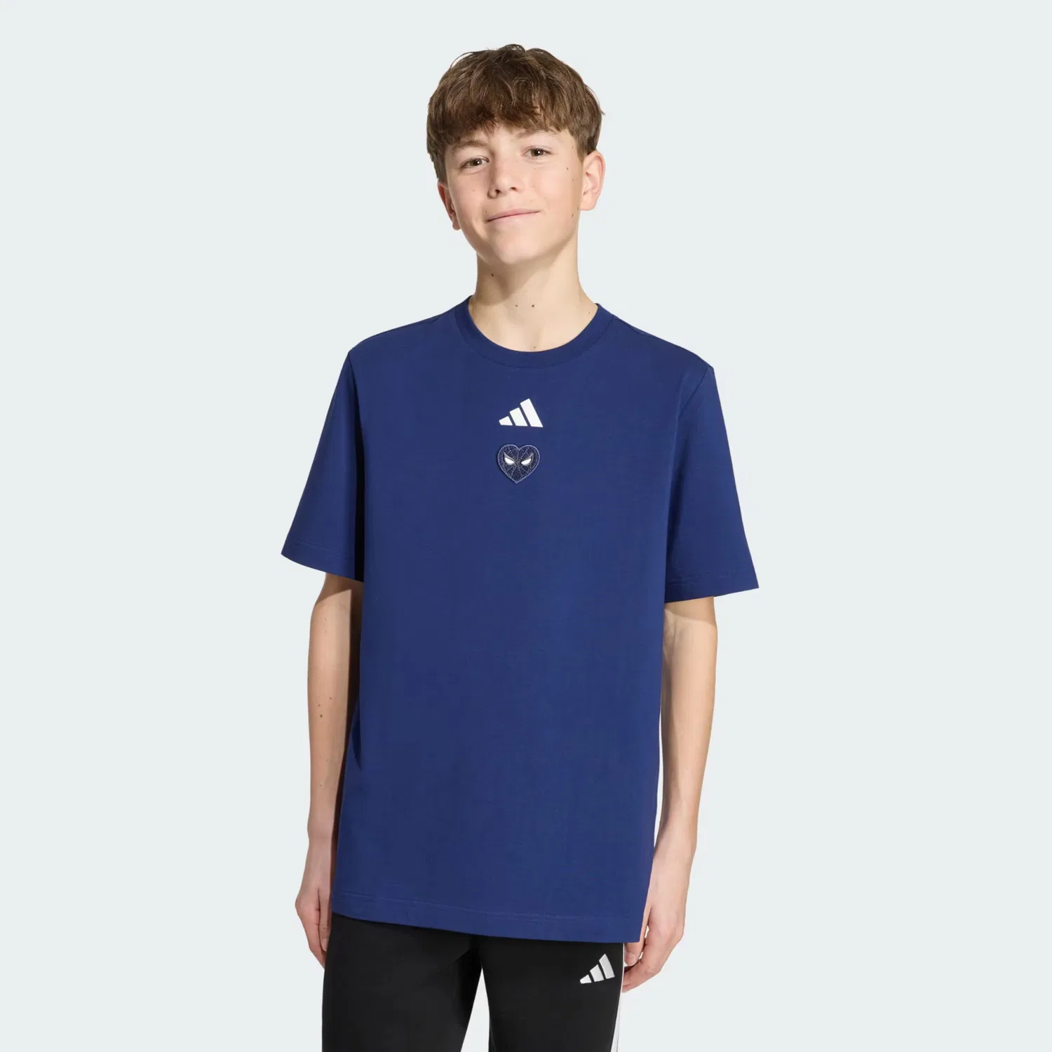 Спортивная футболка Adidas Sportswear Performance Shirt Marvel Spider-Man темно-синего цвета — фото 3