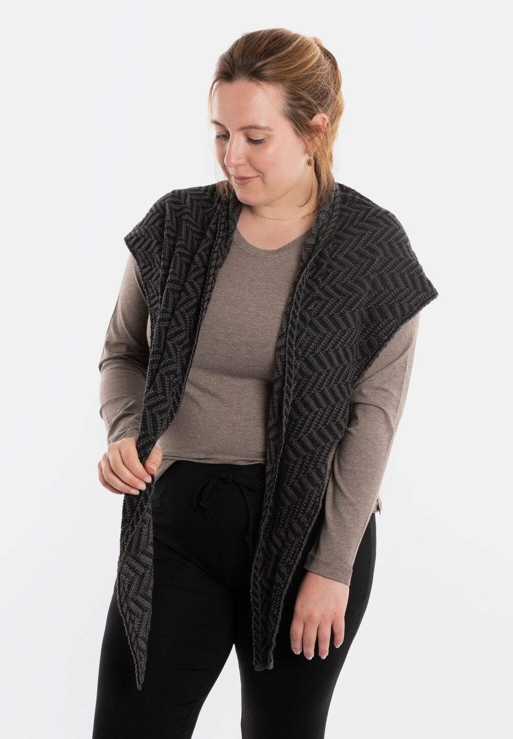 

Шарф VERA Knit Factory, цвет Mottled Dark Grey