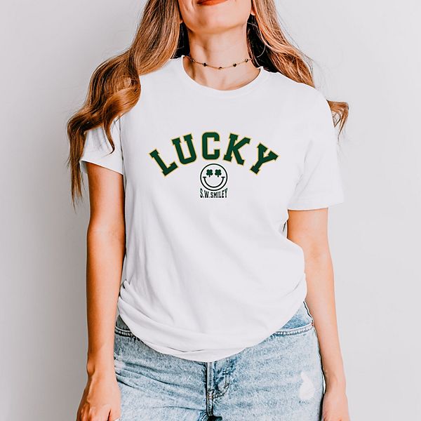 

Футболка с принтом SWSmiley lucky varsity arched Simply Sage Market, White, Белый, Футболка с принтом SWSmiley lucky varsity arched Simply Sage Market, White