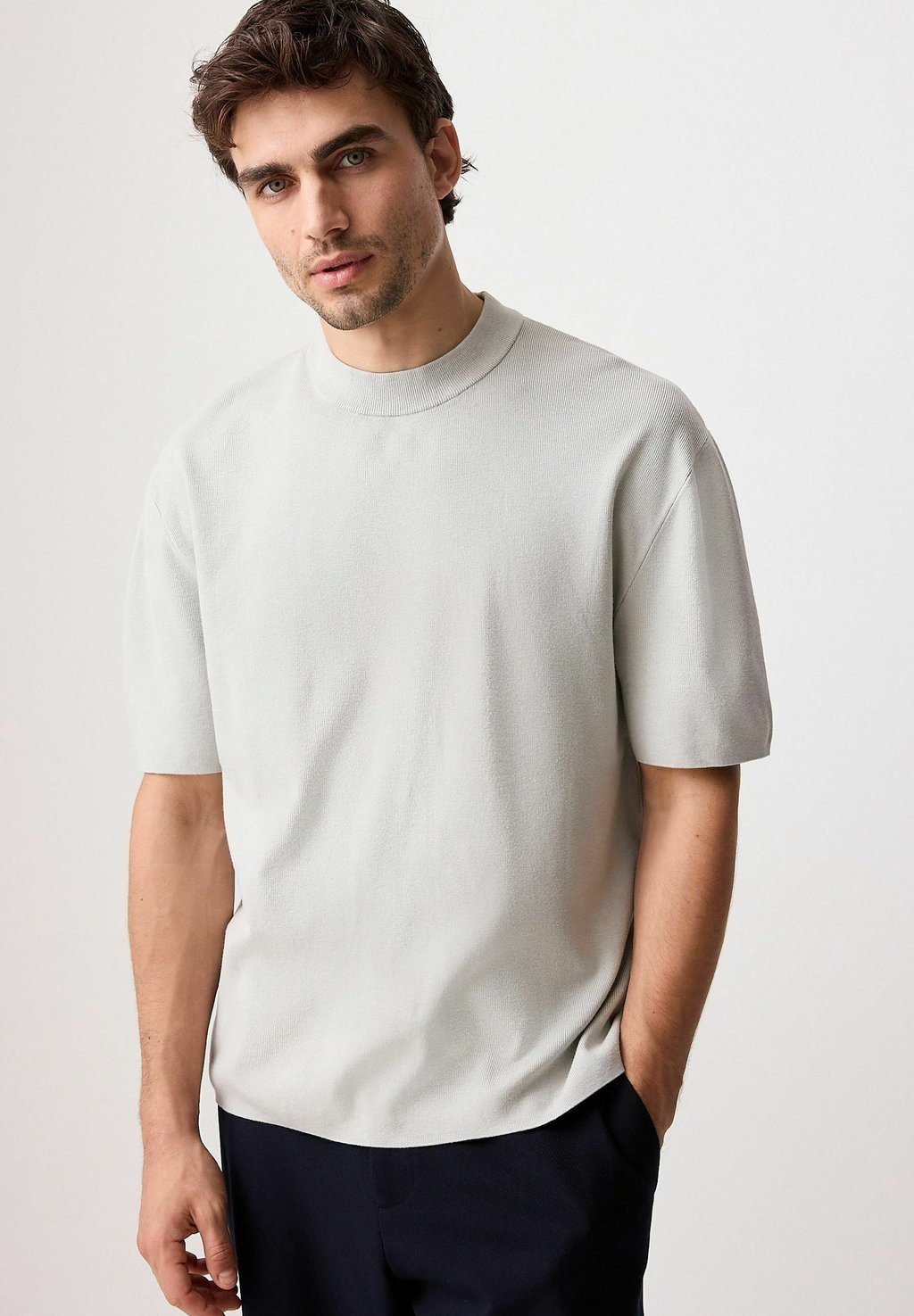 

Базовая футболка REGULAR FIT - SHORT SLEEVE CREW Next, серый