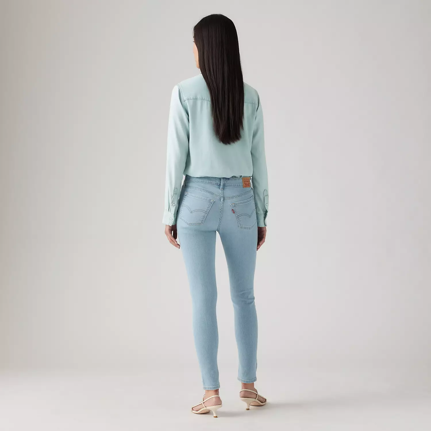 711 Узкие женские джинсы Levi's, цвет Eternal Indigo - Light Wash — фото 4
