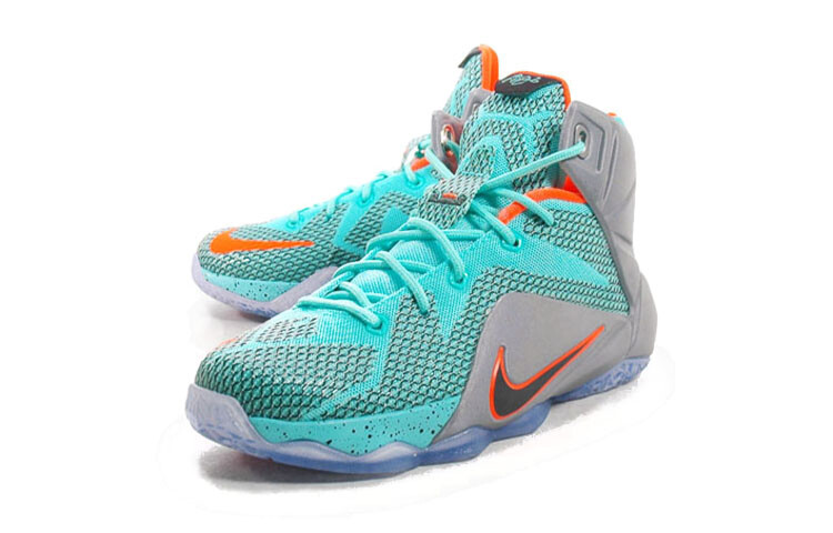 Баскетбольные кроссовки Lebron 12 Kids GS High-top светло-голубые/серые Nike — фото 2