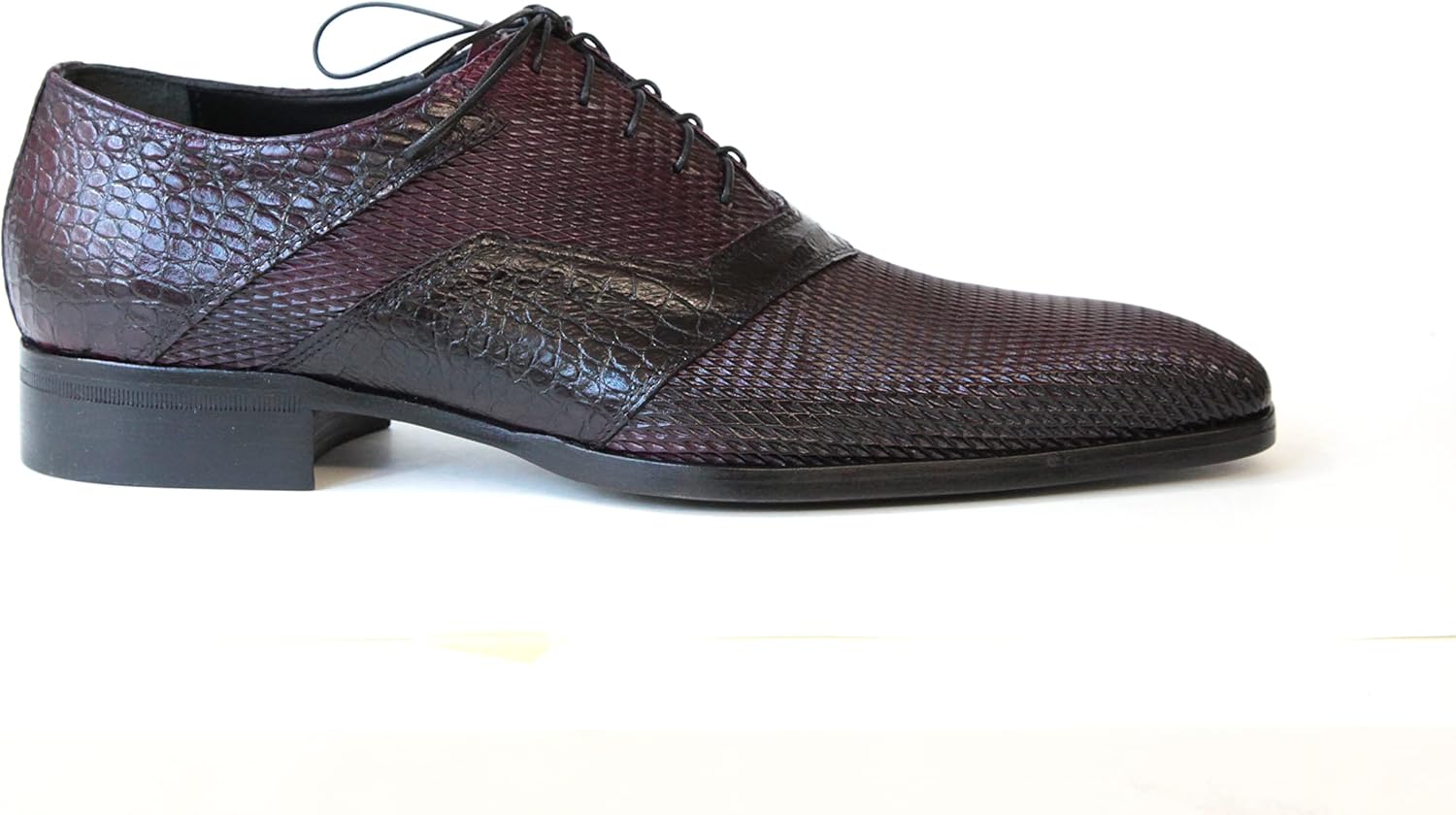 

Туфли Jo Ghost 3519 итальянские бордовые с лазерной резкой и кожей с тиснением под крокодила