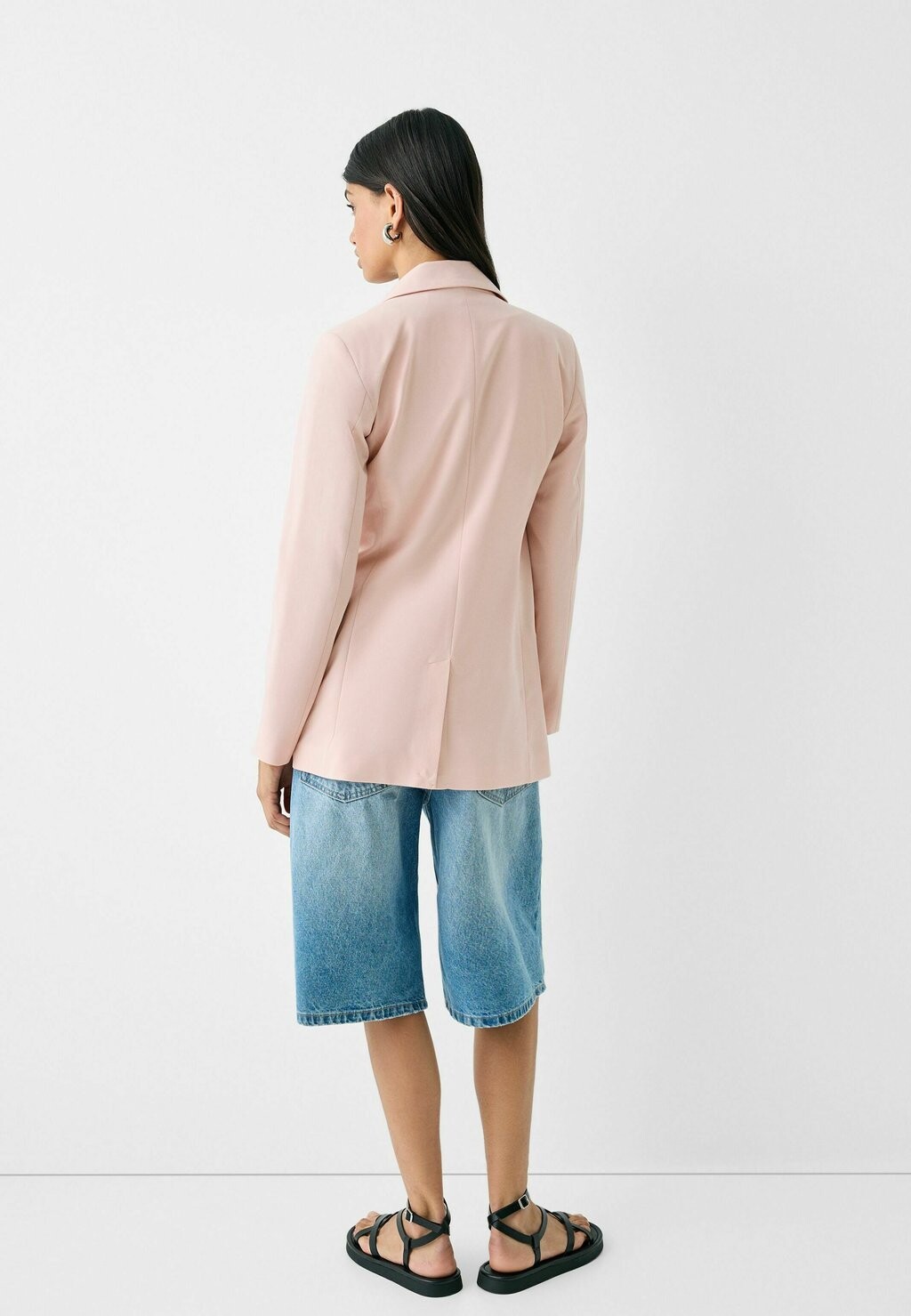

Короткое пальто Flowing Double-Breasted Bershka, светло-розовое