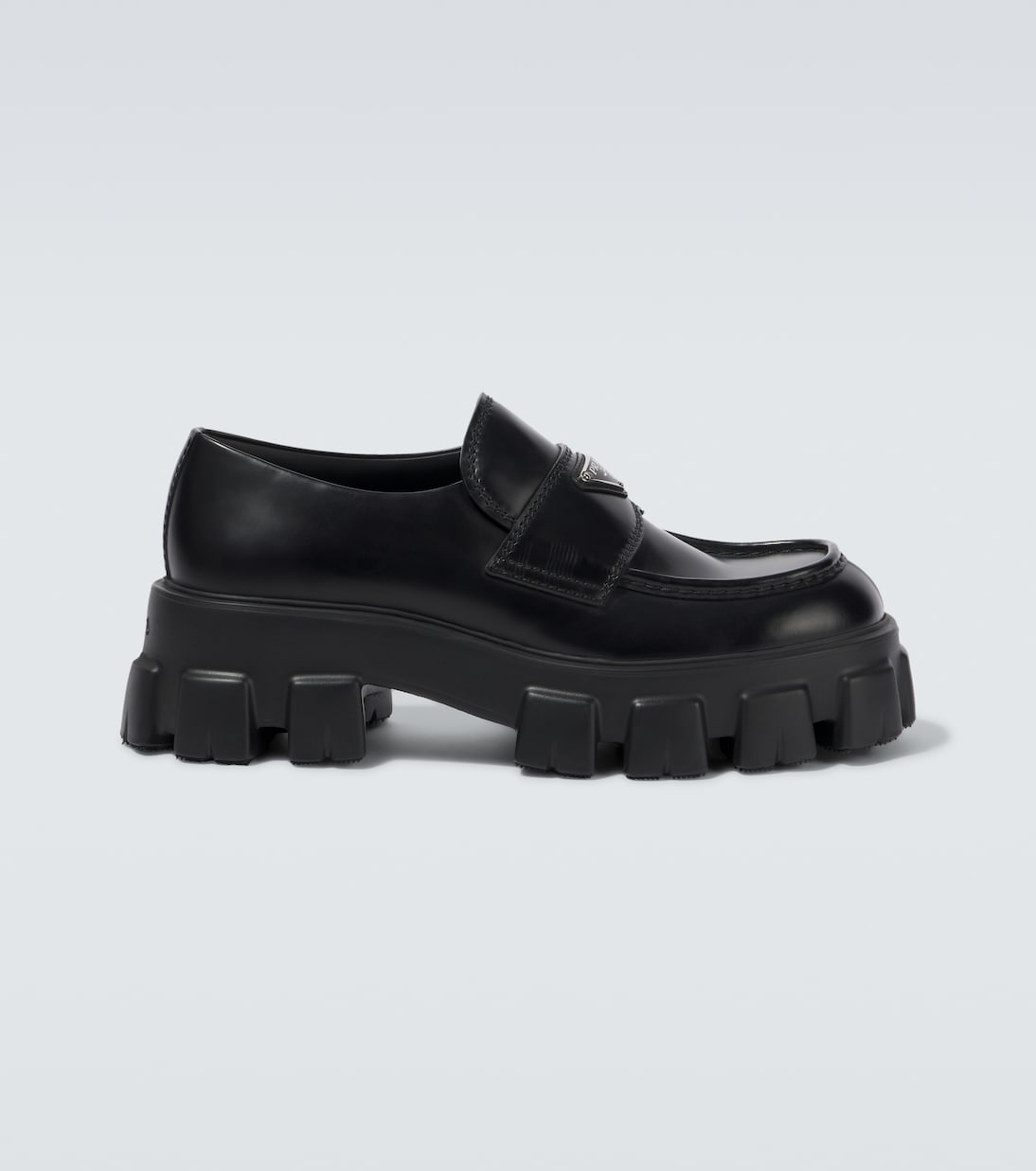 

Монохромные кожаные лоферы Prada, черный