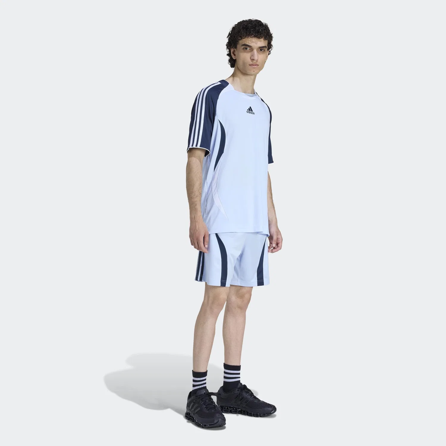 Футболка Adidas Originals светло-голубого и темно-голубого цвета — фото 3