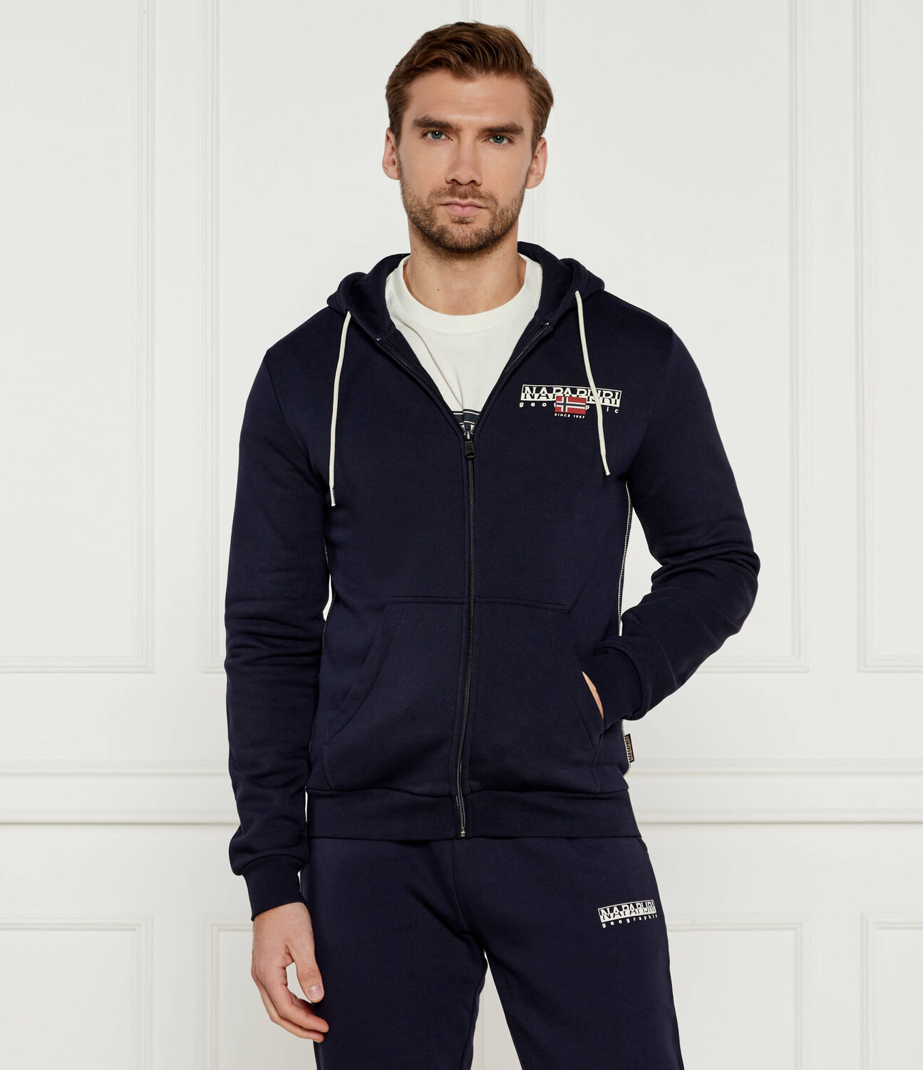 

Толстовка Napapijri Regular Fit, темно-синий