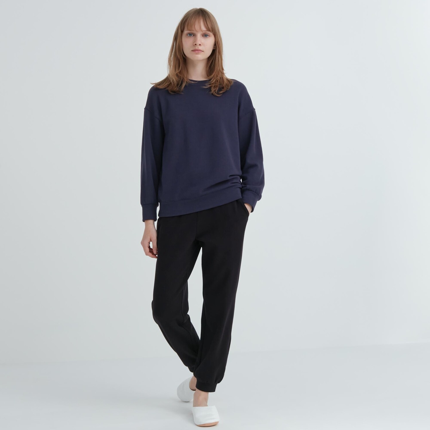 

Ультраэластичный комплект из свитшота и штанов Uniqlo, темно-синий