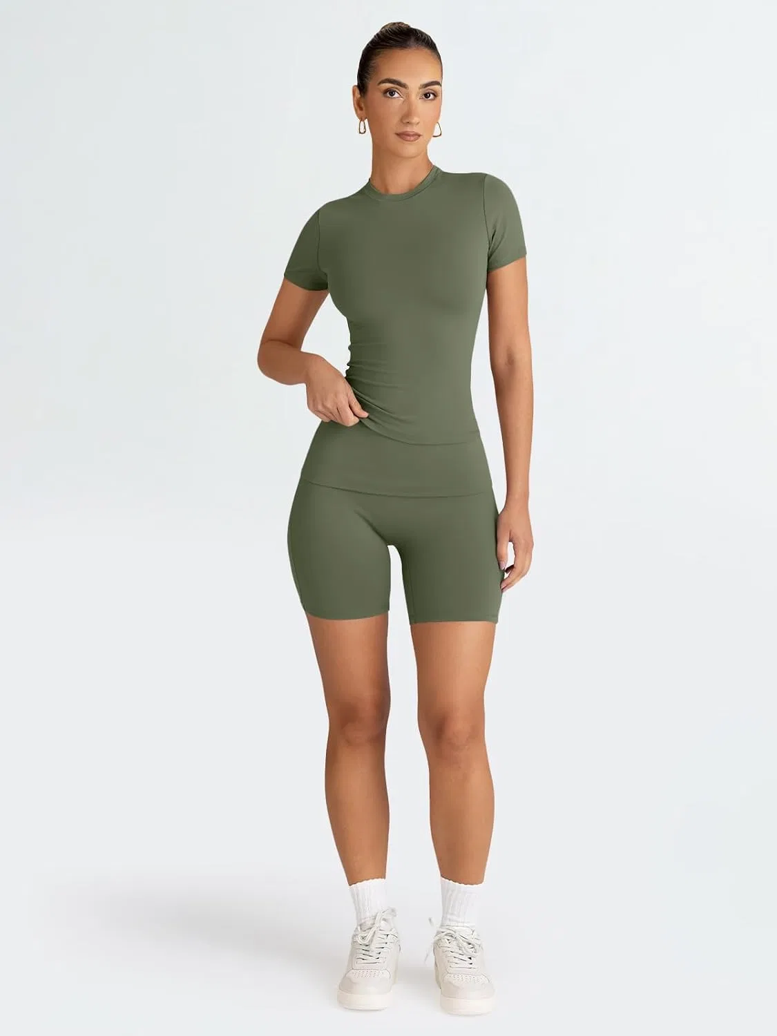 Trendy Queen Модный комплект из двух предметов для летних тренировок, спортивный костюм, шорты, одежда для пилатеса и йоги, одежда для прогулок, весенняя спортивная удобная одежда для активного отдыха, Armygreen — фото 4