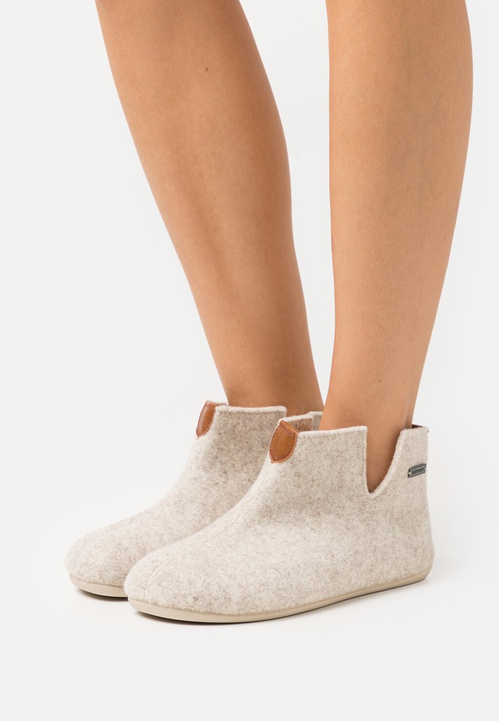 

Тапочки ESTER Shepherd, цвет beige