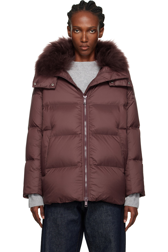 

Yves Salomon Пуховая куртка с капюшоном бордового цвета