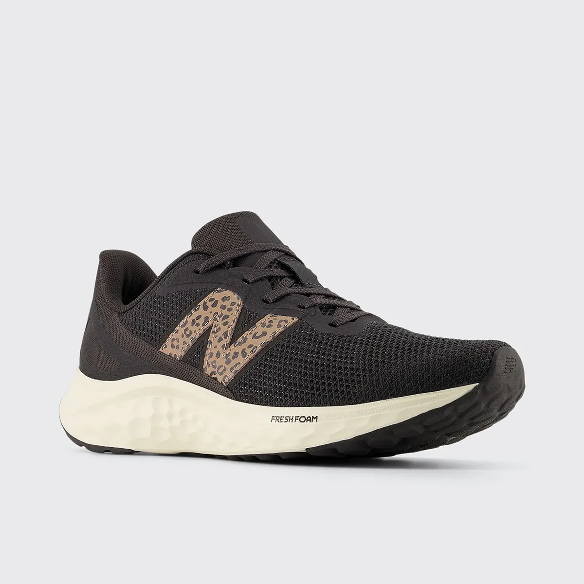 Женские беговые кроссовки Fresh Foam Arishi v4 New Balance, черный — фото 2