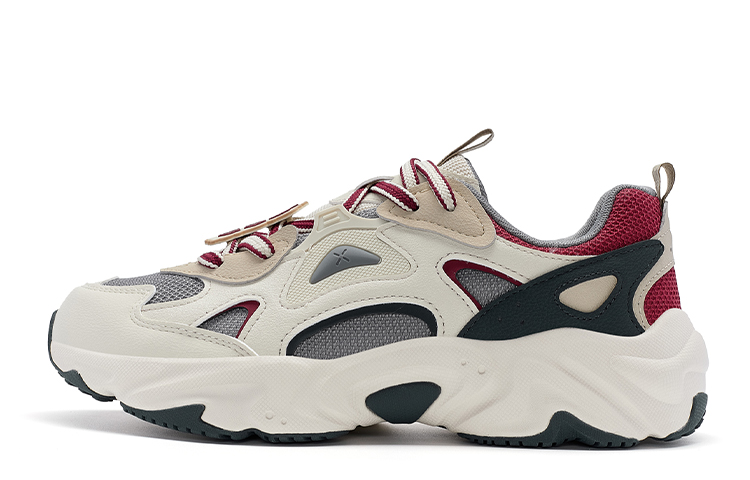 

XTEP Новогодняя коллекция противоскользящих амортизирующих кед мужских молочно-чайный белый земляной серый - чайный белый/дымчато-серый/глиняный, цвет Tea White/Smoke Gray/Clay