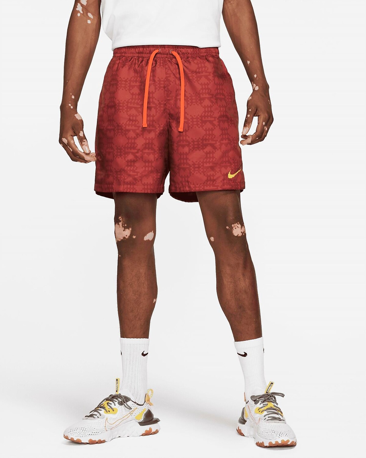 

Шорты Sportswear City Edition Темно-кайенский/университетский золотой Nike
