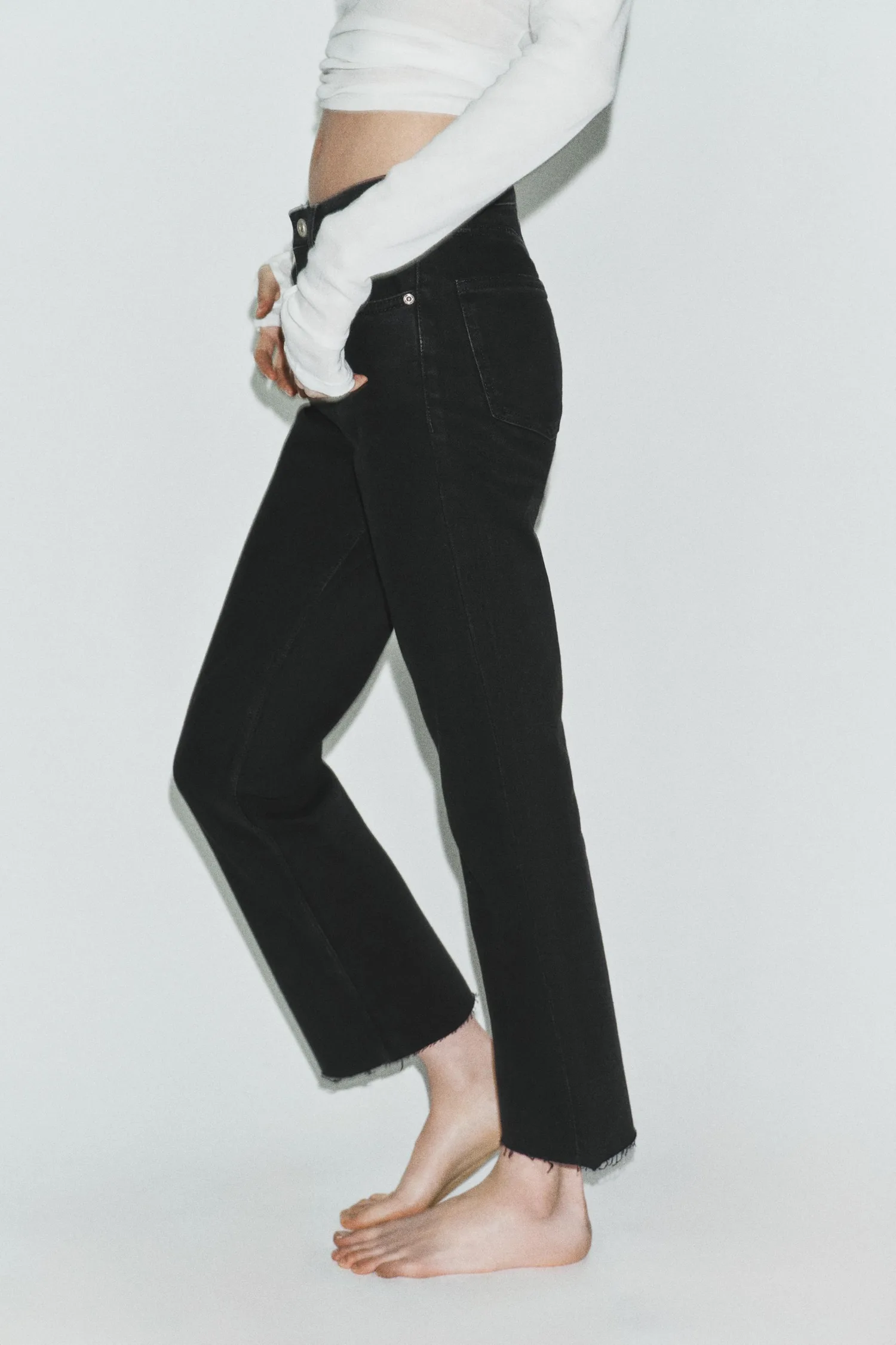 Укороченные джинсы-клеш с высокой талией trf Zara, черный — фото 4
