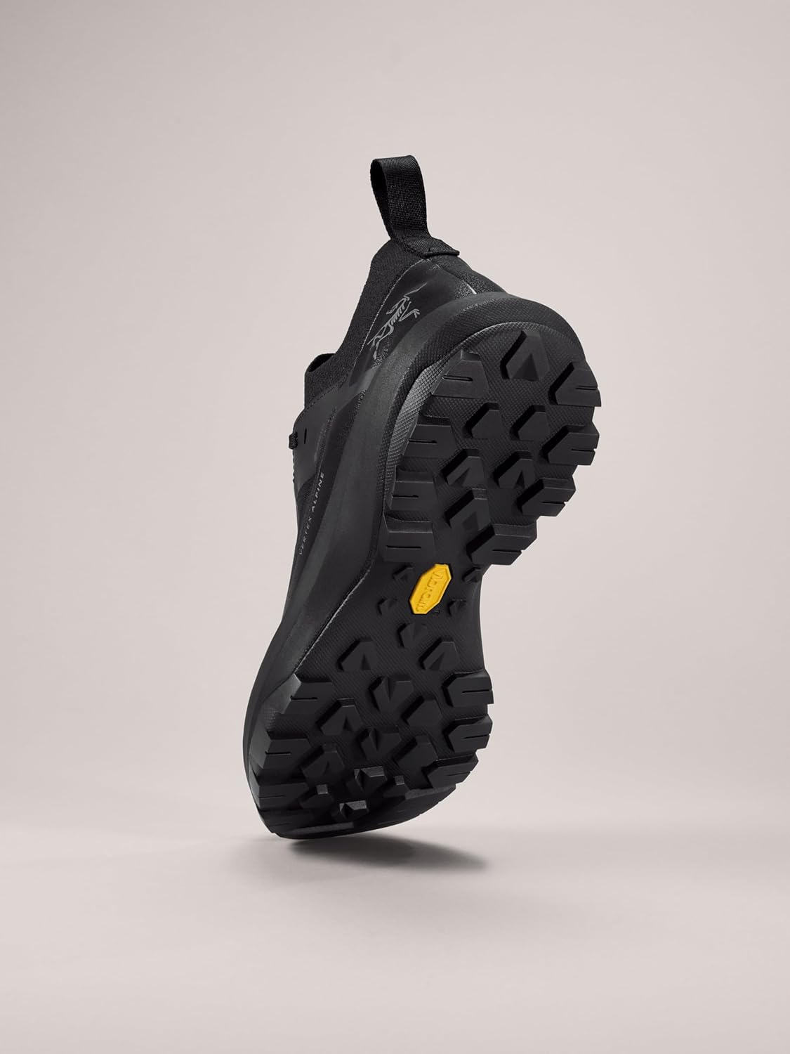 Мужские альпинистские ботинки Arc'teryx Vertex Alpine GTX, Легкие и быстрые с мембраной Gore-Tex, черный — фото 3