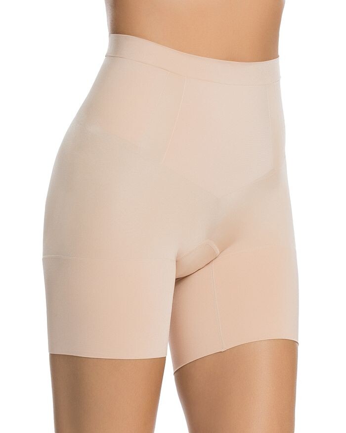 

Шорты OnCore до середины бедра Spanx