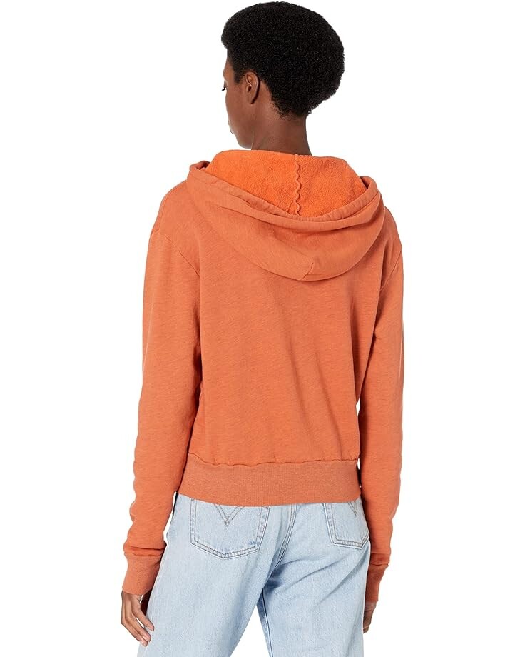 

Худи Michael Stars Libbie Cozy Terry Long Sleeve Crop Hoodie, цвет Solar