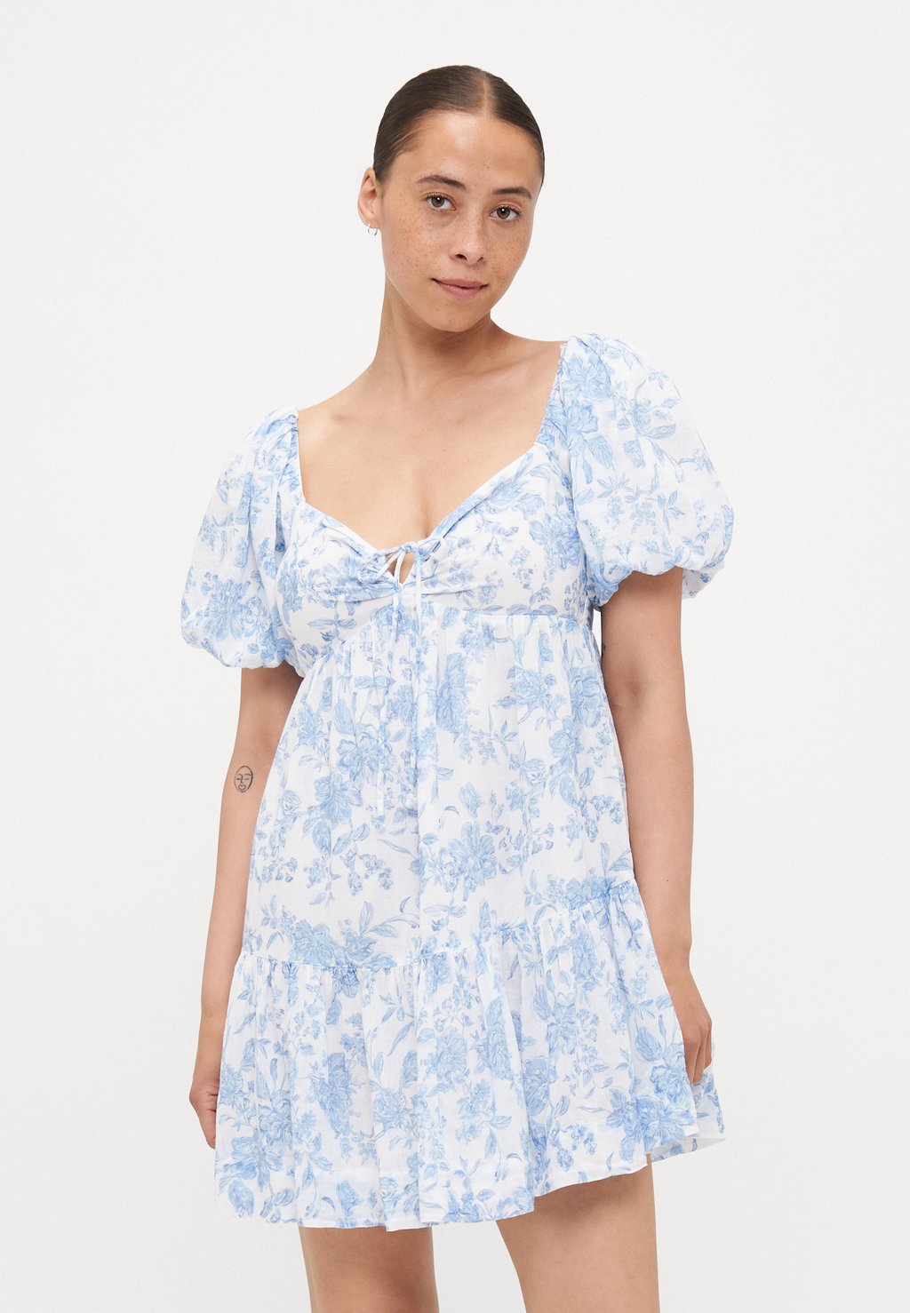 

Повседневное платье PUFF SLEEVE DRESS Gina Tricot Petite, синий