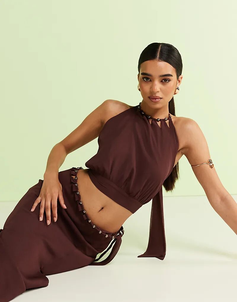 

Коричневый топ-халтер с отделкой бусинами от ASOS DESIGN