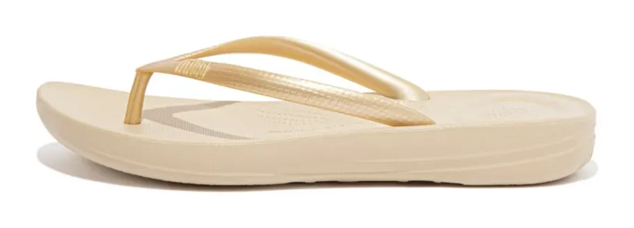 Шлепанцы Fitflop "IQUSHION ERGONOMIC FLIP-FLOPS", каблук-танкетка, летняя обувь, тапочки с мягким носком, цвет Goldfarben