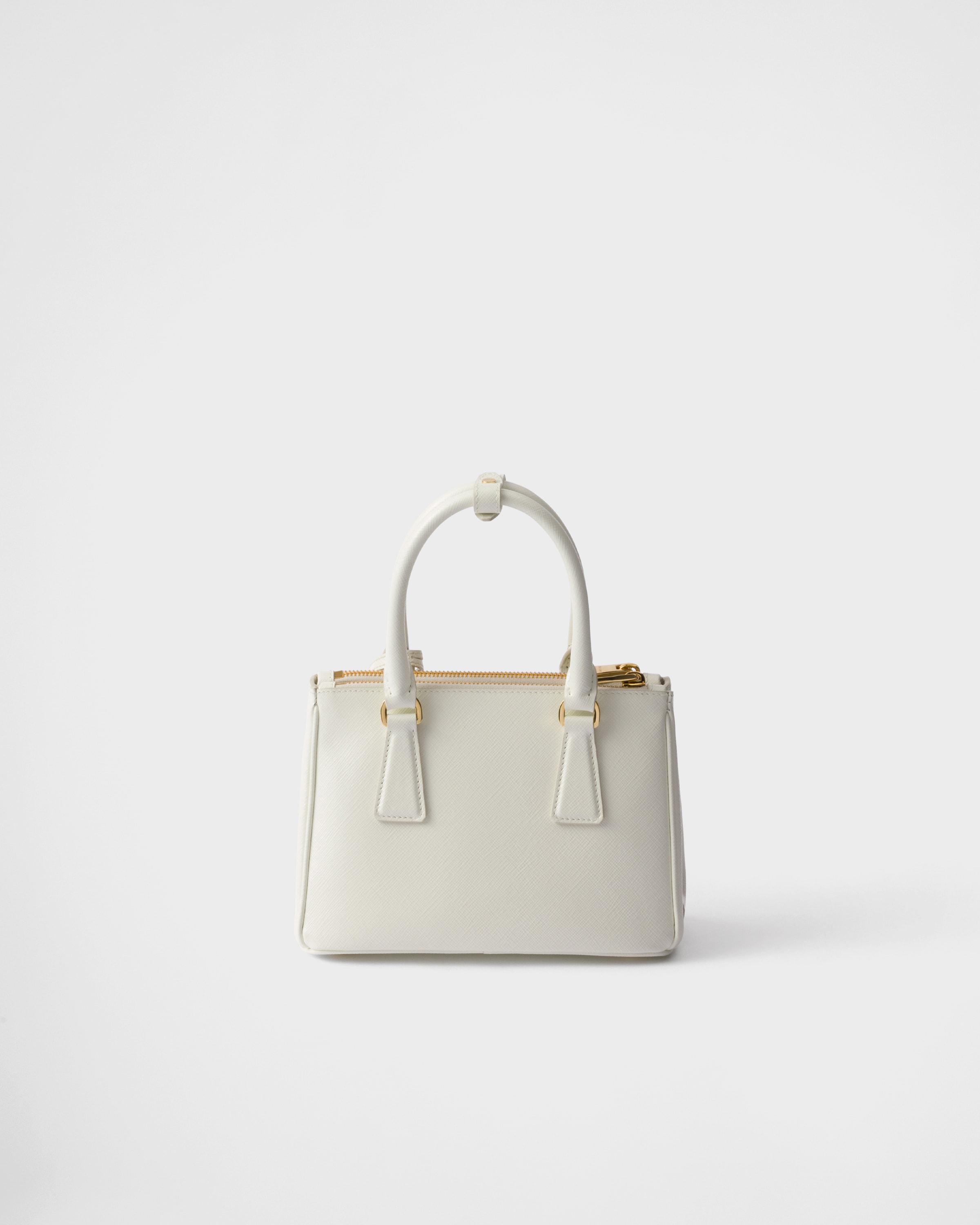 Мини-сумка Prada Galleria из лаковой кожи Saffiano Prada, белая — фото 3