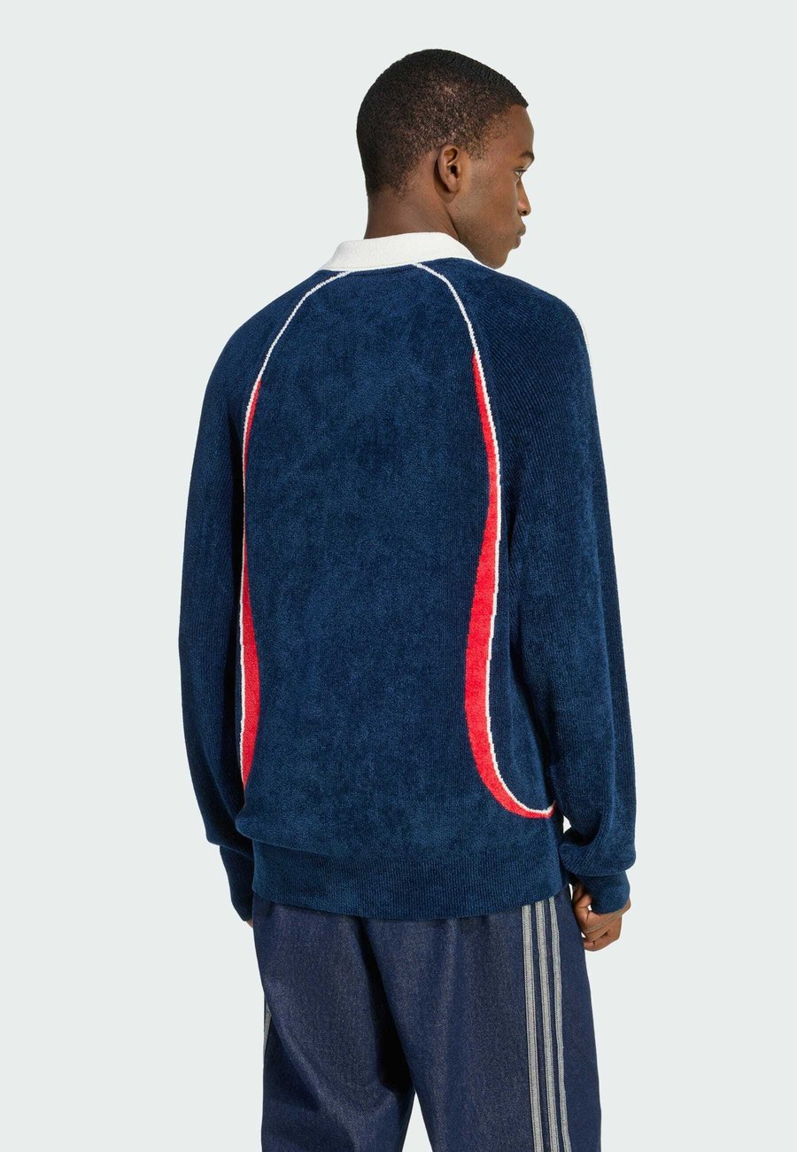 Поло Adidas Originals RETRO REMIX TEAMGEIST POLO, Night Indigo Better Scarlet Off White/Blue — фото 2