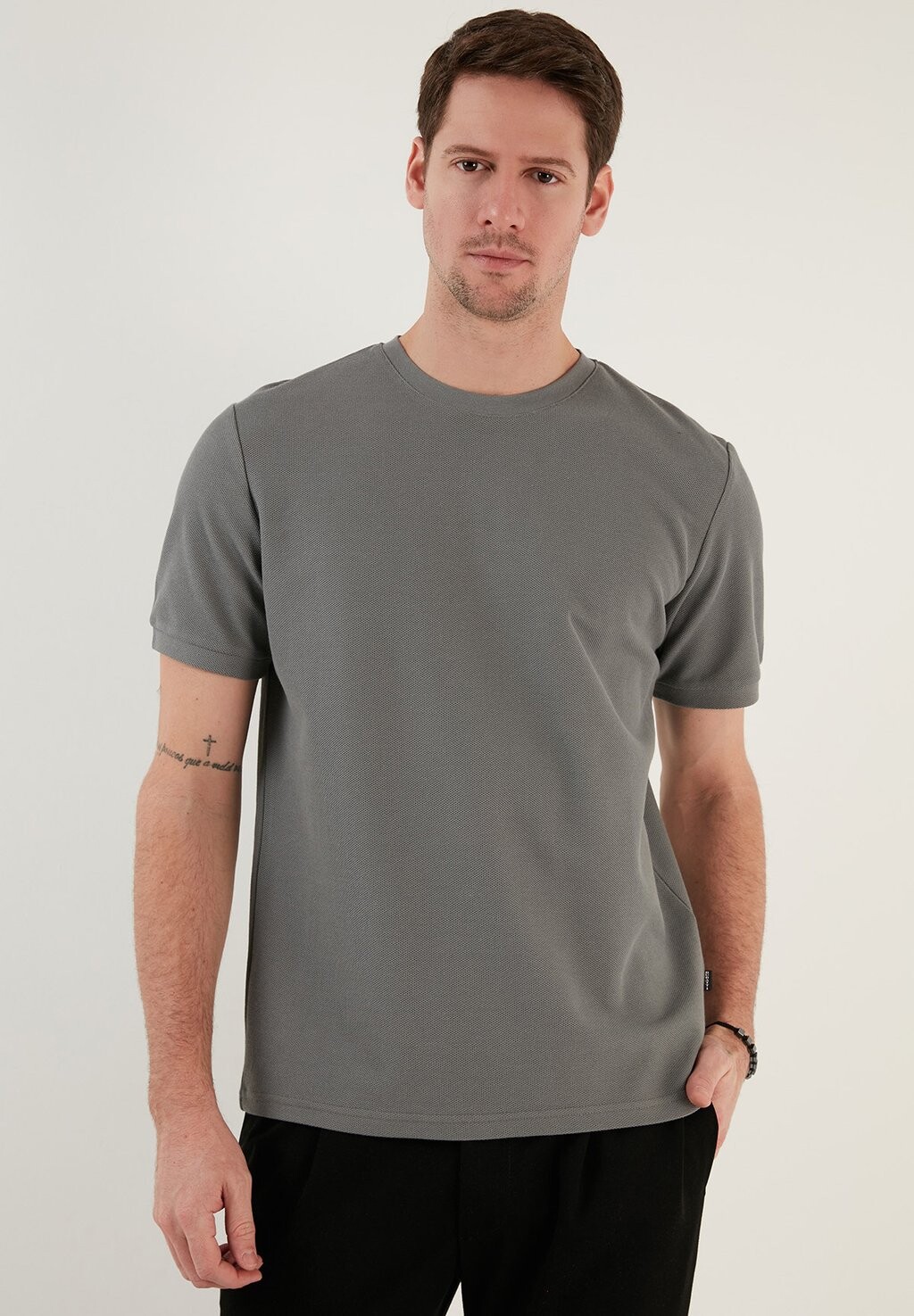 

Простая футболка REGULAR FIT Buratti, цвет Light Khaki