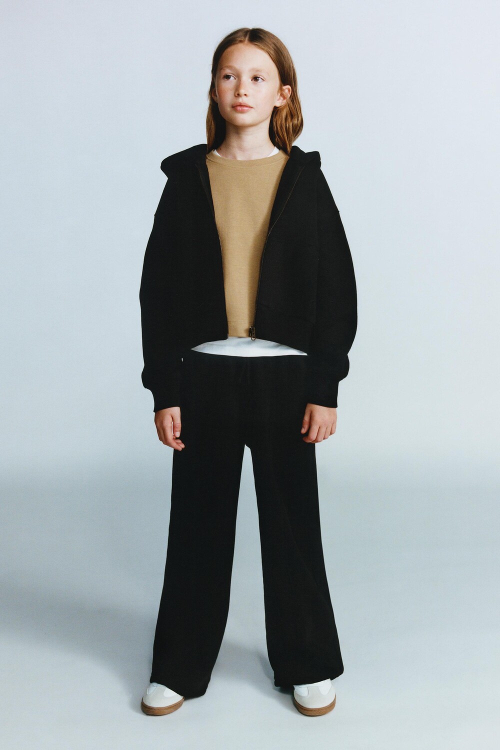 

Толстовка с капюшоном и застежкой-молнией ZARA, черный