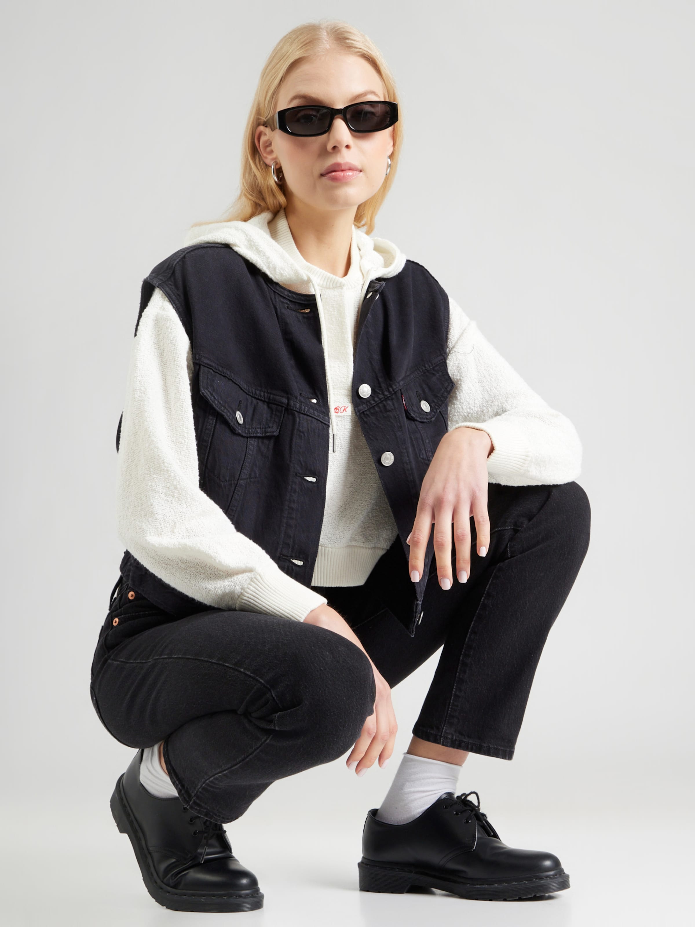 LEVI'S  Жилет 'Collarless Shrunken '90s Trucker Vest' в черном дениме — фото 4