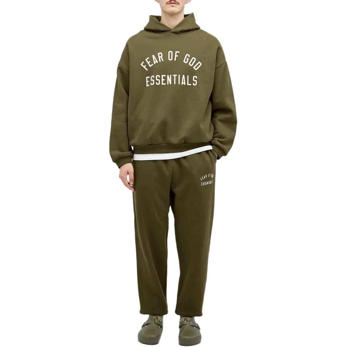 Флисовые базовые спортивные штаны Fear Of God Essentials, Зеленый вечнозеленый/Военный — фото 4