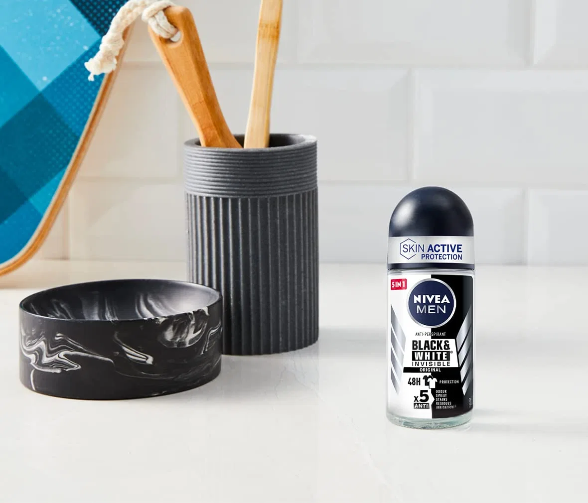 Мужской дезодорант-антиперспирант NIVEA MEN Black & White Invisible Original Roll-On 6 x 50 мл Nivea Men — фото 3