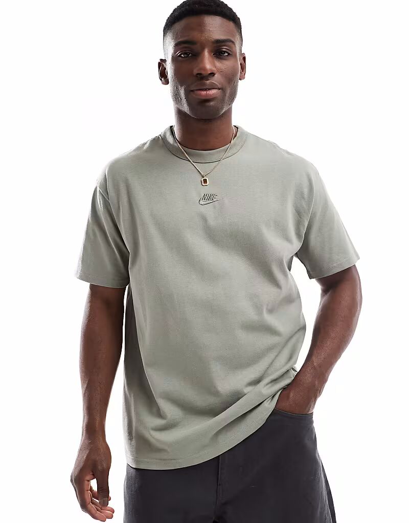 

Футболка Nike Premium Essentials цвета хаки