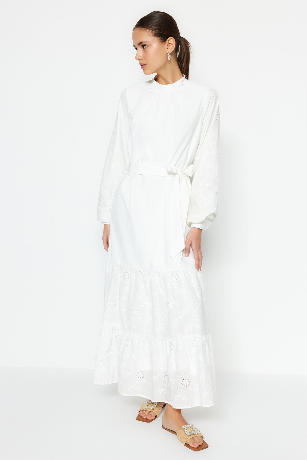 

Платье - Белый - А-силуэт Trendyol Modest, белый
