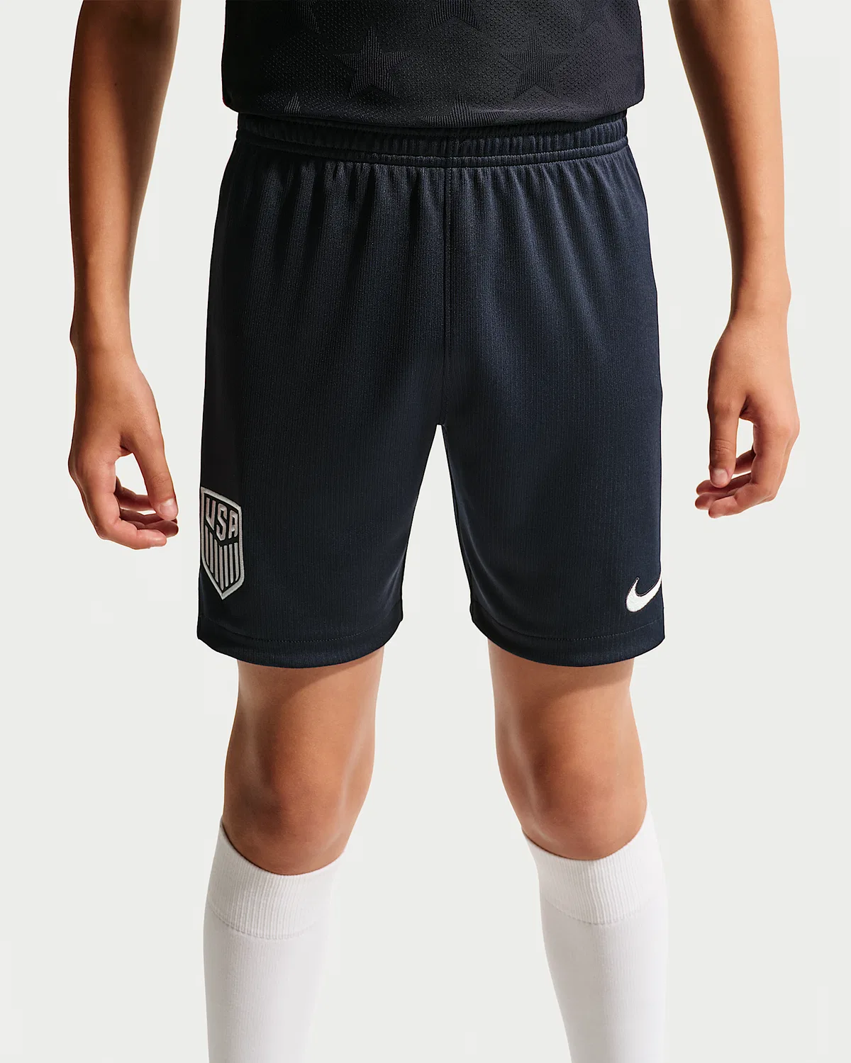 Большие детские шорты Nike Soccer Dri-FIT Replica USMNT 2026 Stadium Away, Dark Obsidian/University Red/Pure Platinum — фото 2