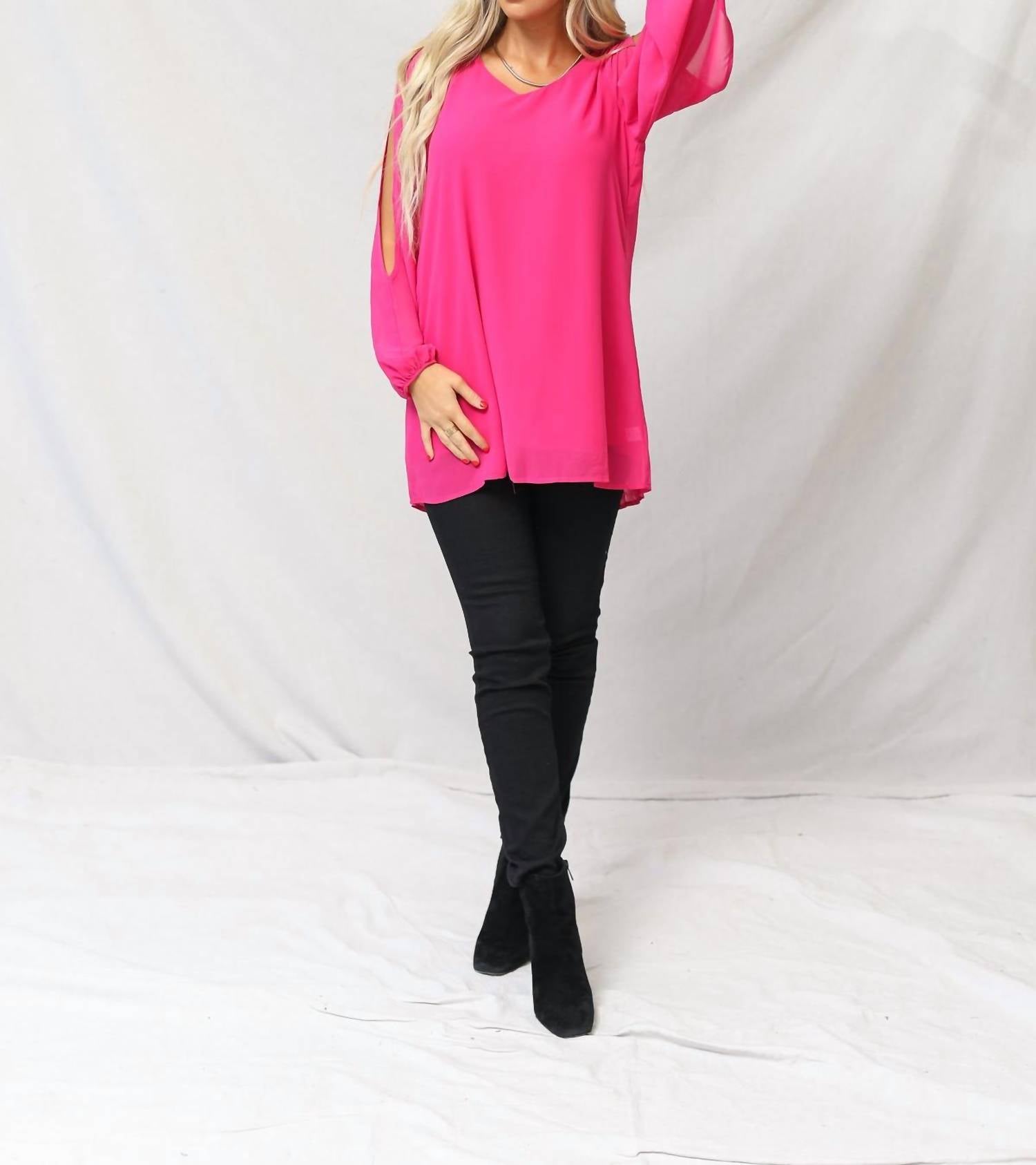 

Топ Meg Chiffon Slit Top в ярко-розовом цвете ZENANA