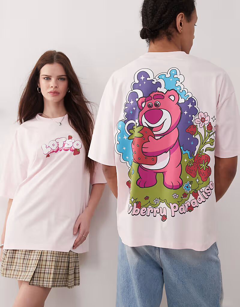 

Футболка унисекс оверсайз ASOS DESIGN Disney Pixar с принтами Toy Story Lotso светло-розового цвета