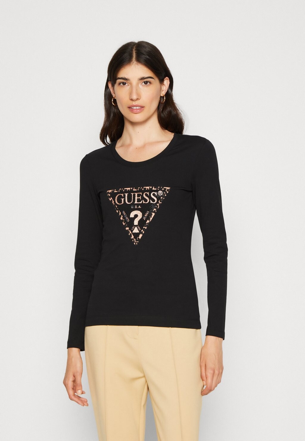 

Топ с длинными рукавами LEO TRIANGLE TEE Guess, черный