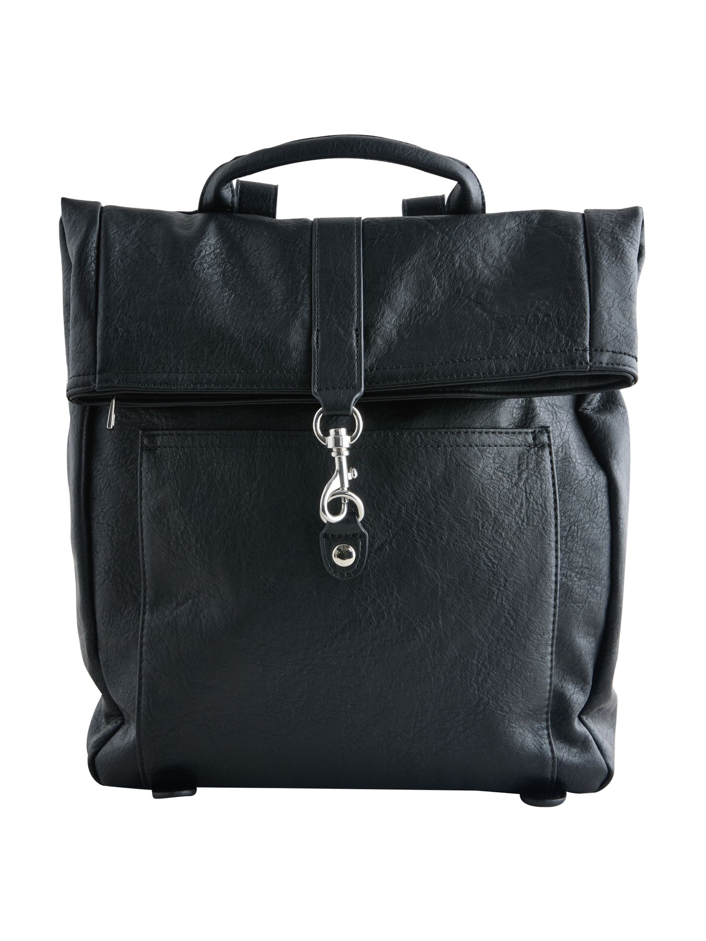 

Next Рюкзак в черном цвете