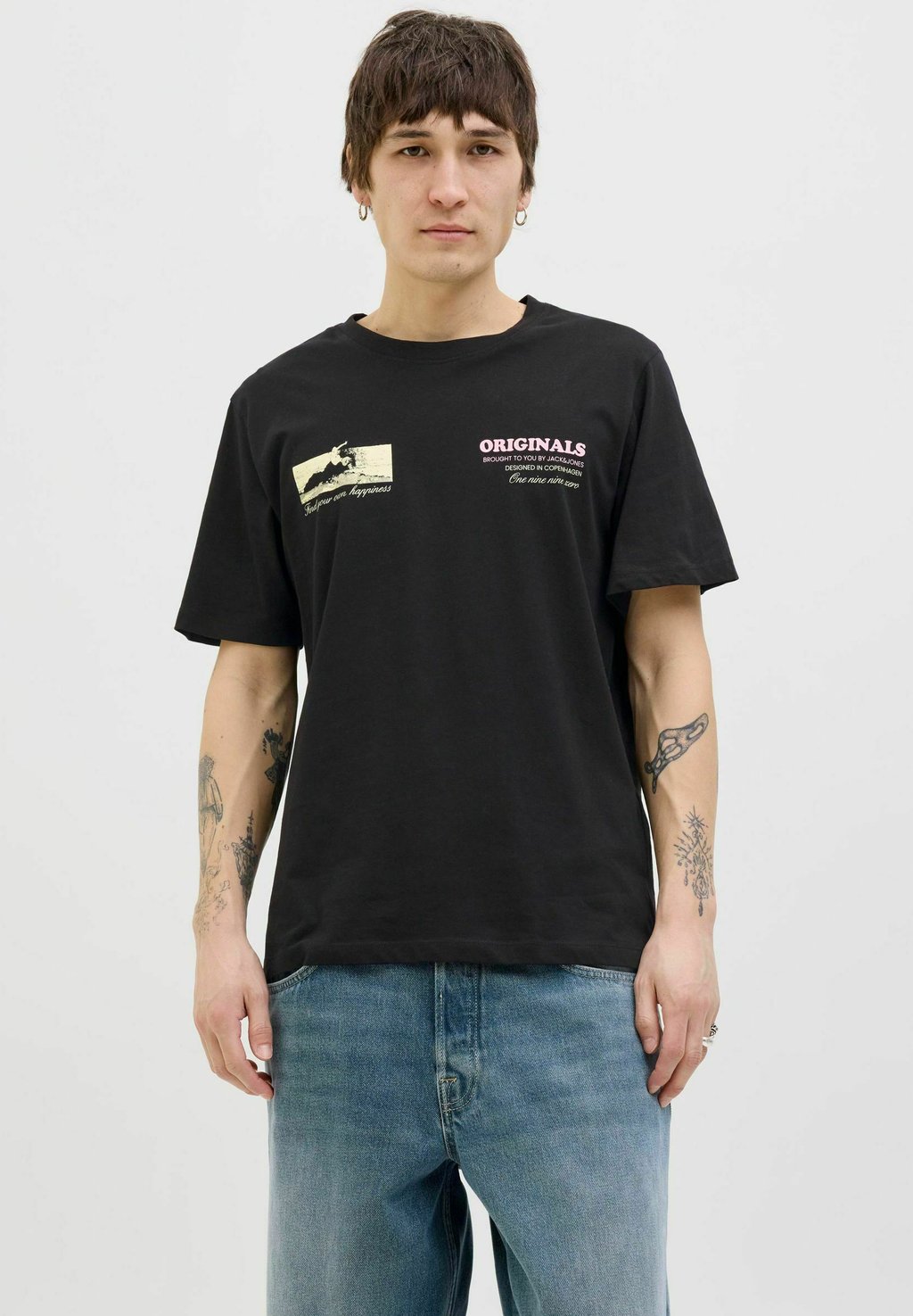 

Рубашка с принтом RUNDHALSAUSSCHNITT Jack & Jones, черный
