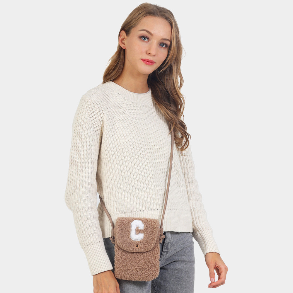 

Монограмма C Начальная Шерповая Кроссбей Сумка для телефона FASHNZFAB, Taupe